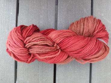 Wollgarn 8/4, 100g braun-rot pflanzengef�rbt
